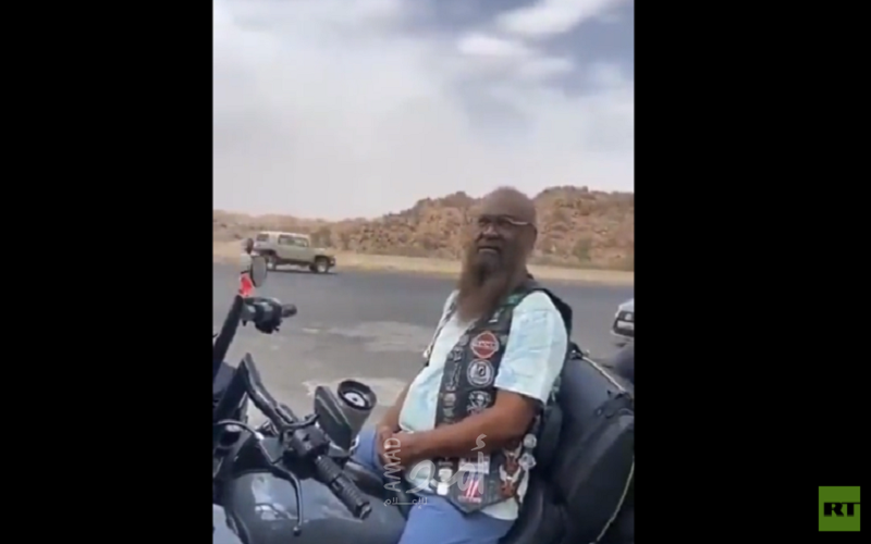 بعد ظهوره بالجينز وعلى دراجة نارية.. إمام الحرم المكي السابق يرد على منتقديه -فيديو