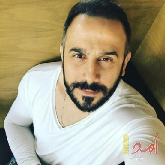تيم حسن بوضعية غريبة وقصي خولي ينشر صورة له ويعلق..!