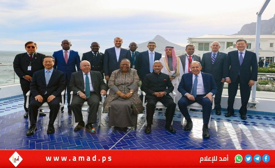 الخارجية الروسية تعلق على صورة جماعية لـ "أصدقاء بريكس" بكلمتين