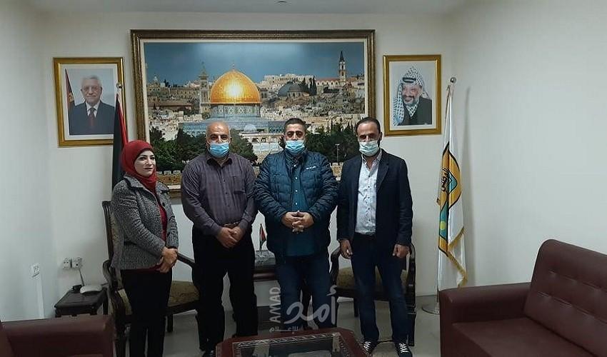 تنمية القدس تستلم منح جامعة من اللجنة القطرية لصالح أبناء القضايا الاجتماعية