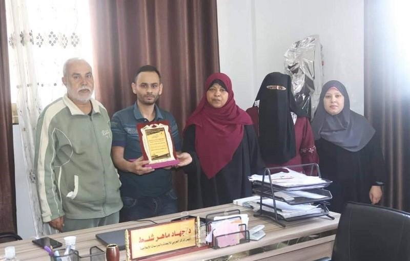 غزة: "العربي للأبحاث والدراسات الإعلامية" يستقبل وفداً من الإطار النسوي لحركة الجهاد