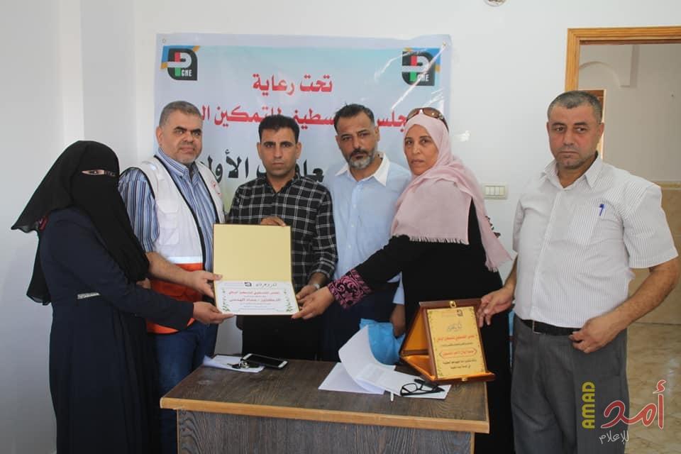 المجلس الفلسطيني للتمكين الوطني يخرج 30 مسعفة في  "الإسعافات الأولية" في رفح