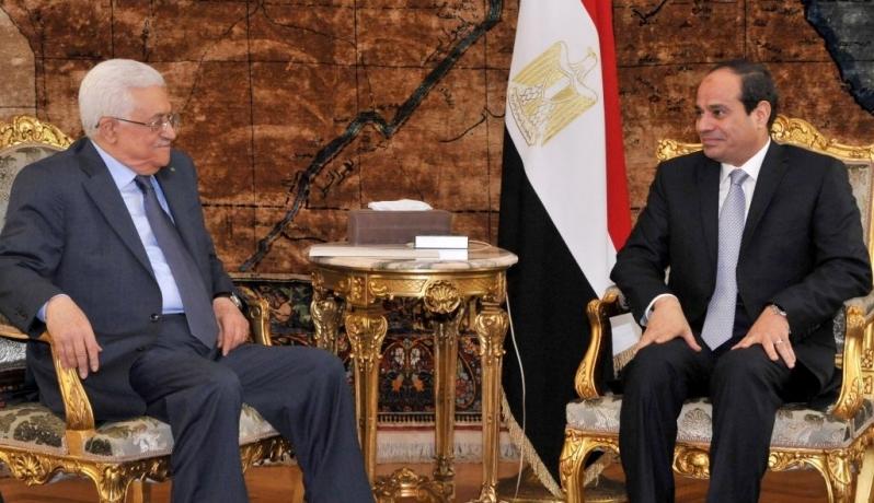 عباس يعزي السيسي بوفاة "محيي الدين"