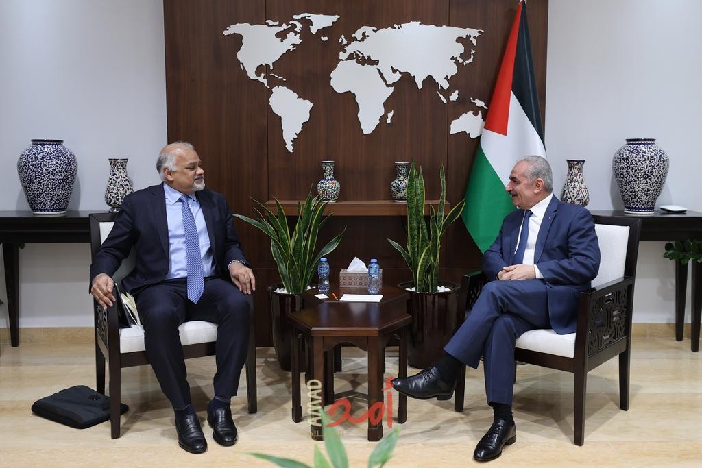 اشتية يدعو المجتمع الدولي للاستمرار بدعم فلسطين والضغط على إسرائيل لوقف اقتطاعاتها