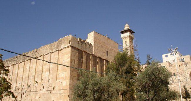 سلطات الاحتلال تمنع رفع الآذان في الحرم الإبراهيمي بالخليل