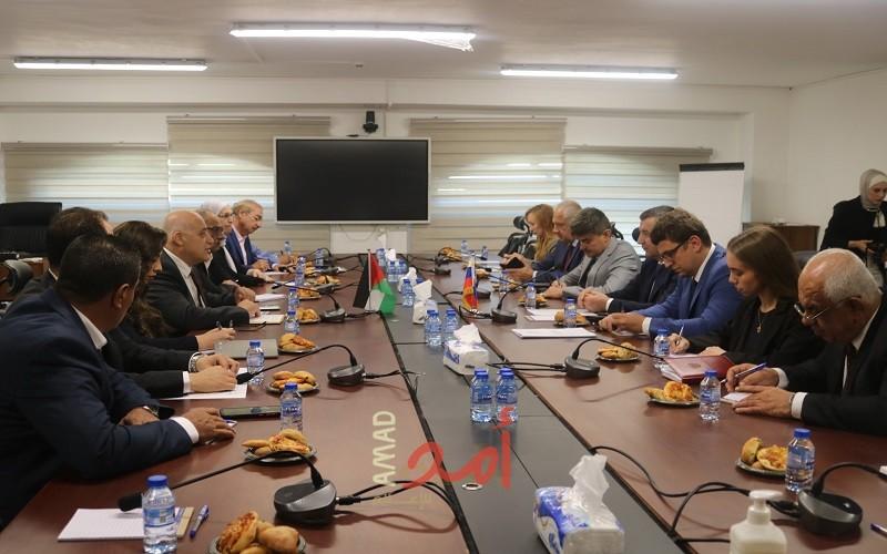 وزارتا العمل الفلسطينية والروسية تبحثان سبل التعاون في مجال التدريب المهني والتقني