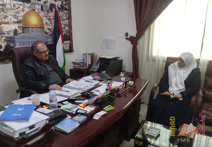 النائب نعيم تناقش قضايا المواطنين مع وكيل وزارة الأشغال بغزة