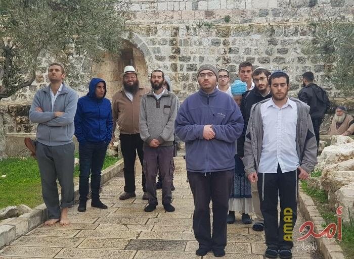 نابلس: مستوطنون يختطفون مواطنا قرب مستوطنة "حومش"