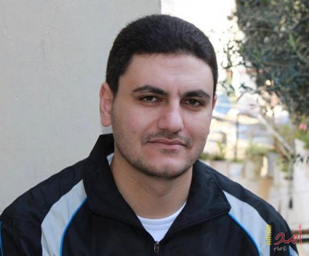 قوات الاحتلال تحول الصحفي "محمد منى" للاعتقال الإداري