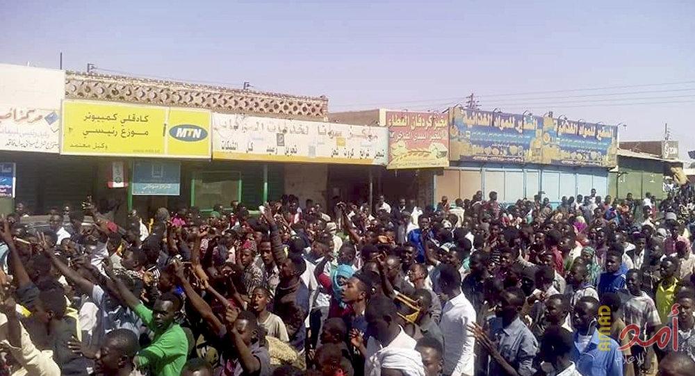 السودان: مقتل امرأة وجنينها بعد إطلاق نار في اعتصام القيادة العامة