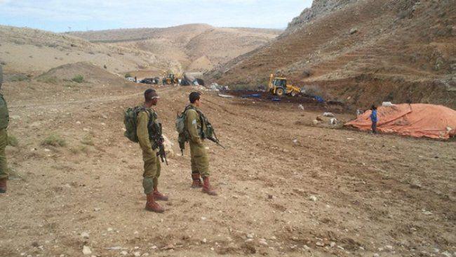 جرافات الاحتلال تدمر محاصيل المزارعين في الأغوار