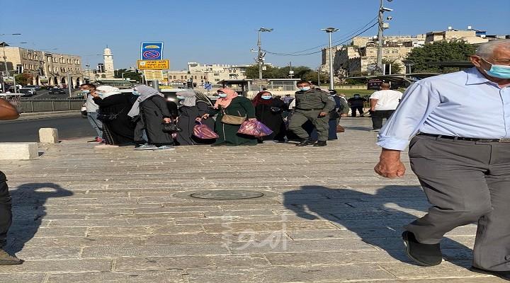 شرطة الاحتلال تعتقل مقدسيات من باب العامود بالقدس