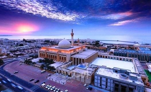 الكويت تقرر إيقاف خطبة وصلاة الجمعة حتى إشعار آخر