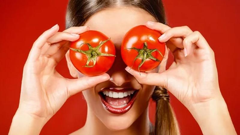 3 ماسكات من الطماطم لبشرة نقية