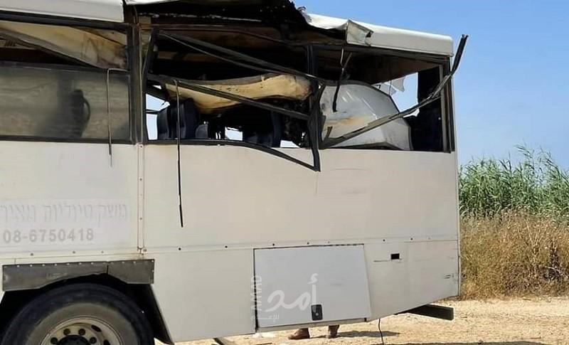 في تطور جديد.. القسام تستهدف حافلة نقل جنود قرب قاعدة "زيكيم" ..وإصابة جندي - صور
