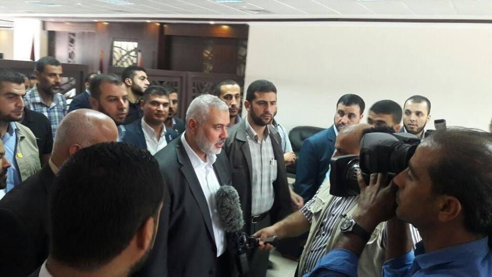 مصر تسمح لـهنية بمغادرة قطاع غزة وحماس تفتح باب التكهنات حول جولته الأخيرة