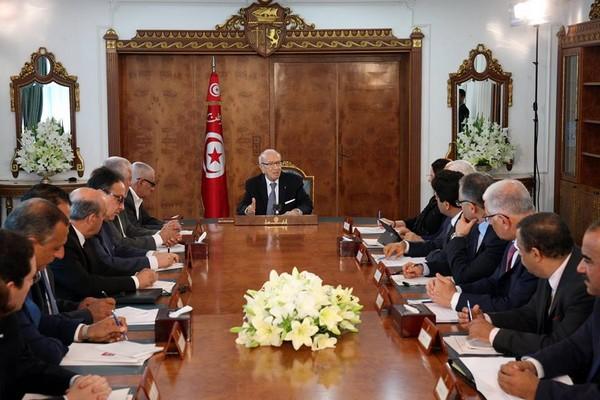 الغنوشي يطالب رئيس الحكومة التونسية دعوة أطراف "وثيقة قرطاج" لتجديد الالتزام بها