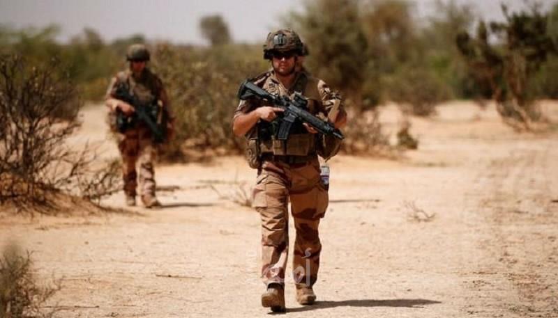هجوم على معسكر فرنسي في مالي يقتل جندياً ويصيب (9) آخرين