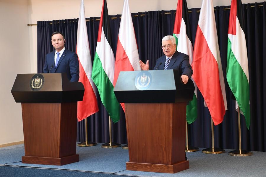 الرئيس عباس: متمسكون بالسلام كخيار لا رجعة عنه ويدعو ترامب لصنع السلام في المنطقة