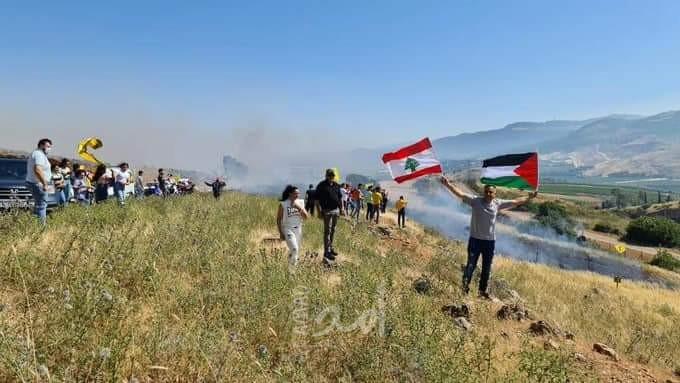 تظاهرات لبنانية على الحدود الفلسطينية والجيش الإسرائيلي يطلق النار التحذيري - فيديو
