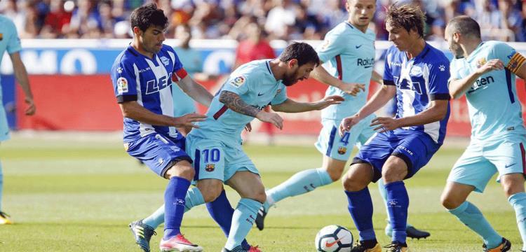 اضاع ضربة جزاء وسجل هدفين ..ميسي يقود برشلونة للفوز على آلافيس بالدوري الإسباني