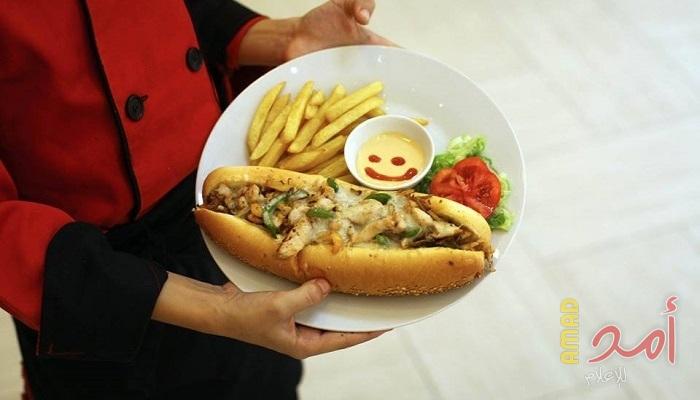 شيف تركي شهير يثير جدلا بعد عرضه صخرة للبيع بمليوني دولار