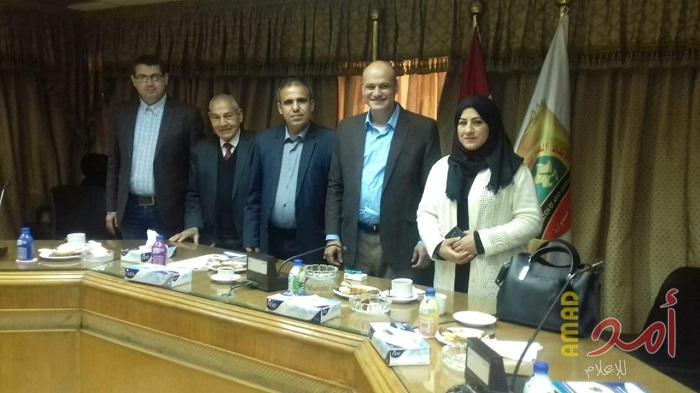 وفد من نقابة الصحفيين يلتقى أمين عام اتحاد الصحفيين العرب في القاهرة