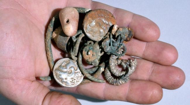 إسرائيل تعثر على كنز يعود لعصر الاسكندر الأكبر في الجليل - بالصور