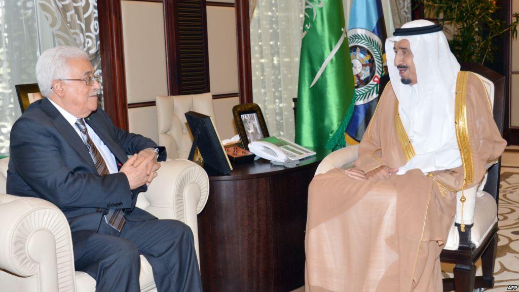 الآغا: الرئيس عباس يمنح نظيره السعودي القلادة الكبرى تقديراً لجهوده في دعم القضية الفلسطينية