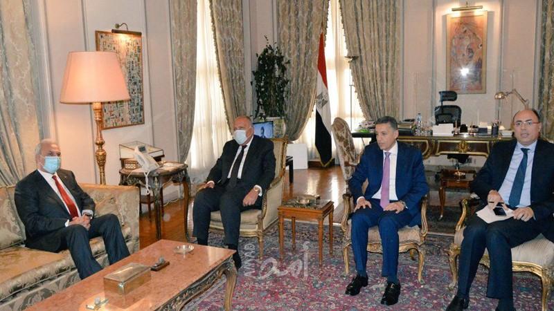 "شكري" يبحث مع نائب رئيس الوزراء الفلسطيني "أبو عمرو" تطورات القضية العربية