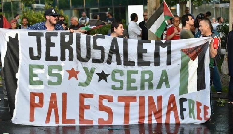 وقفة تضامنية في "جوهانسبيرغ" تحت شعار "يوم العمل من أجل فلسطين"