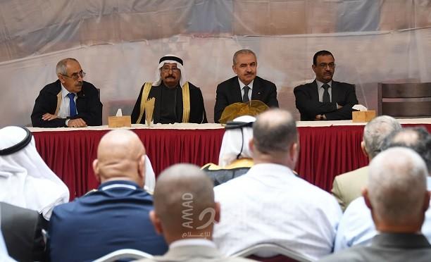 أشتية يدعو وجهاء الداخل للعب دور ضد العنف المجتمعي