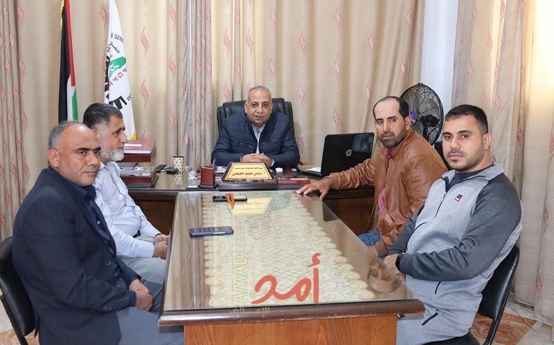 نقابات العمال تكرم عاملاً أنقذ طفلاً جرفته مياه أمطار المنخفض الجوي السابق