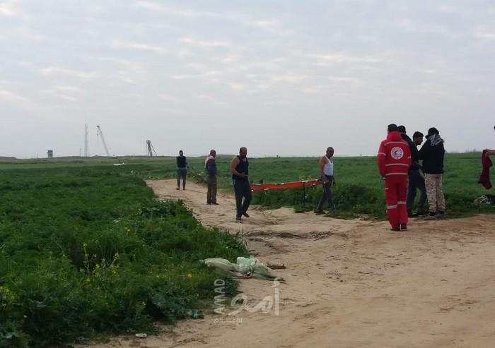 (محدث) شهيد بنيران قوات الاحتلال قرب السياج الفاصل شرق خانيونس