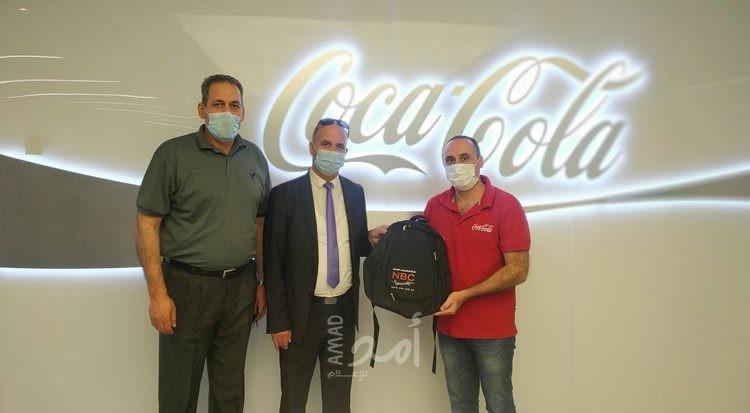 المشروبات الوطنية توزع أكثر من 6000 حقيبة مدرسية على طلبة الضفة وغزة