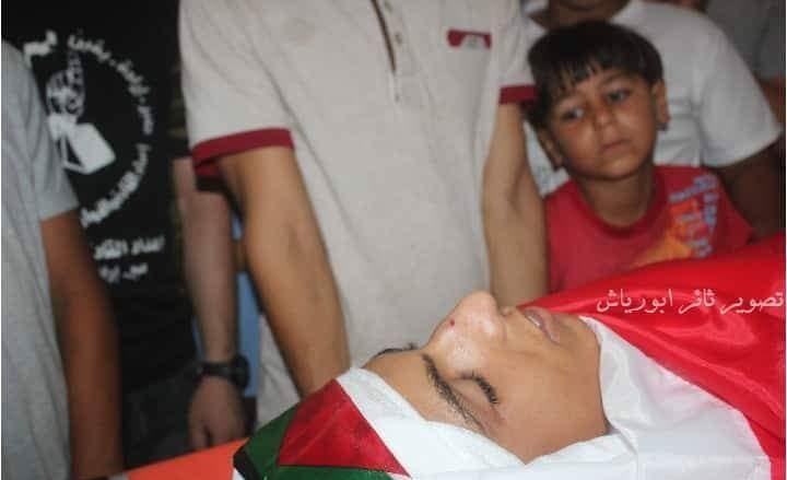 غزة تودع الشهيد "أحمد أبو حبل" الذي استشهد برصاص قوات الاحتلال شمال القطاع