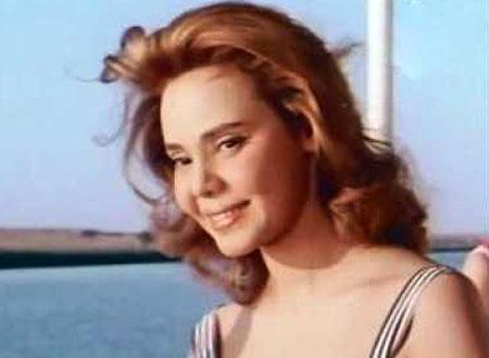 الفنانة المصرية ماجدة الصباحى فى المستشفى لإجراء عملية لتنظيم ضربات القلب