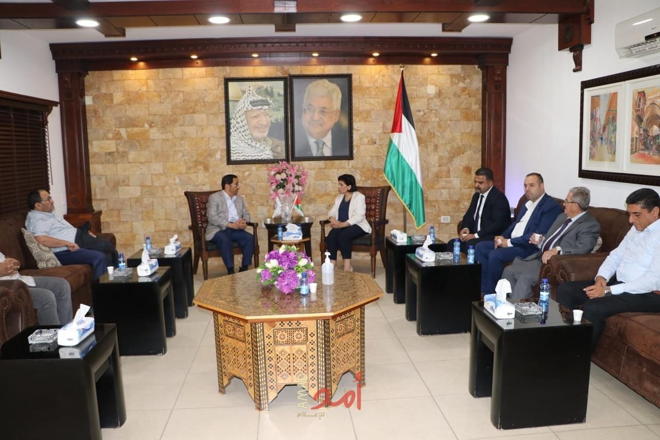 وفد من الهيئة العربية للاستثمار والانماء الزراعي يصل فلسطين