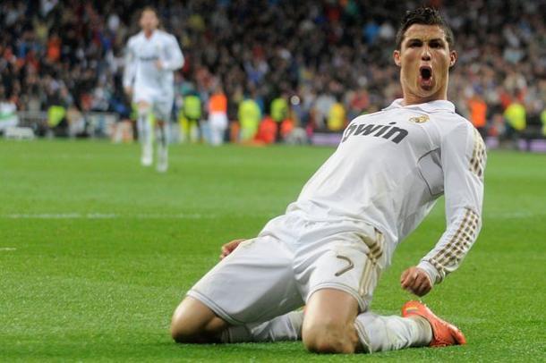 ريال مدريد يحافظ على الصدارة بثلاثية البرتغالي رونالدو