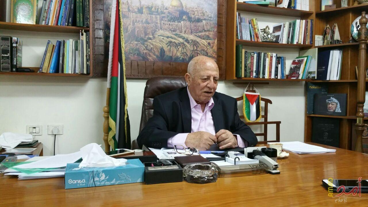 قريع يدين بناء وحدات استيطانية جديدة..ويدعو المجتمع الدولي الى اتخاذ "خطوات حاسمة"!