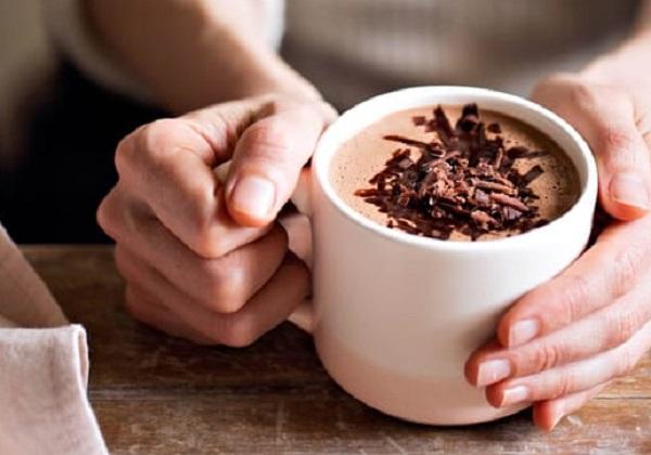 عندك اكتئاب.. احرص على تناول كوب من هذا المشروب يوميا