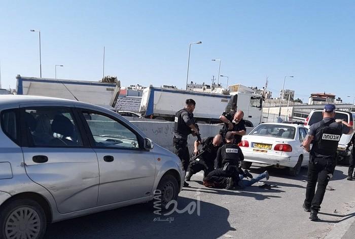 محدث بالأسماء.. قوات الاحتلال تطلق النار تجاه شابين وتعتقلهما على حاجز قلنديا بالقدس-فيديو