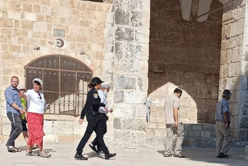 القدس: مستوطنون يقتحمون ساحات "المسجد الأقصى"
