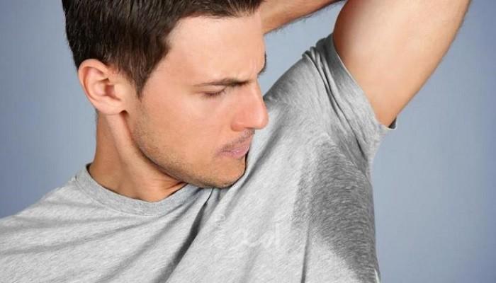 علماء يكشفون السبب الغامض وراء رائحة العرق الكريهة