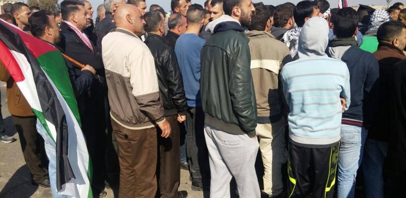 العشرات يشاركون في مسيرة نعلين الأسبوعية السلمية