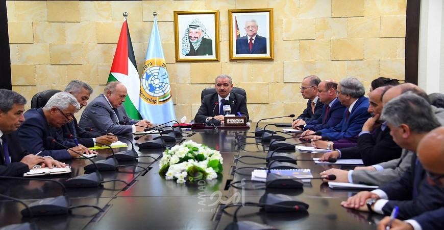 أشتية يبحث مع الفريق الوطني للتنمية الاقتصادية ملامح الانفكاك التدريجي عن إسرائيل