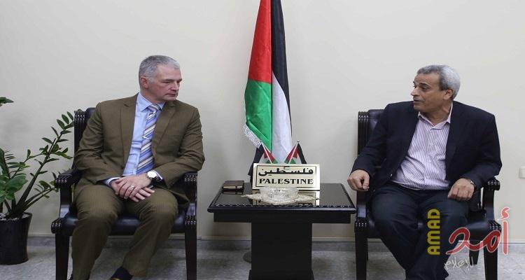 قلقيلية : رواجبة يلتقي مدير عمليات الوكالة ويبحث معه عدد من القضايا