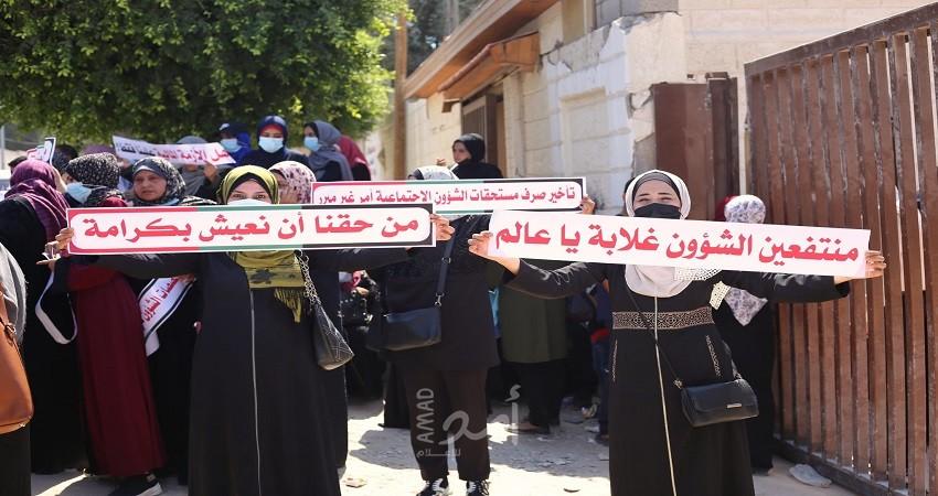 غزة: "مستفيدو الشؤون" يصرخون بوجه "التنمية".. "إصرفولنا مخصصاتنا فورًا" - صور
