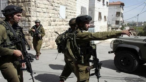 قوات الاحتلال تعزل قرى شمال غرب القدس