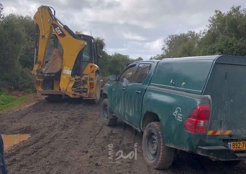 سلطات الاحتلال تسلم إخطاراً بوقف العمل في صيانة طريق "أم الريحان" بجنين